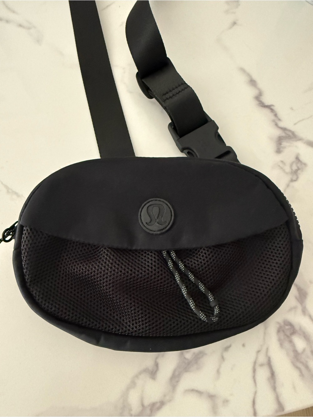 lululemon athletica Black Mesh Belt Bag